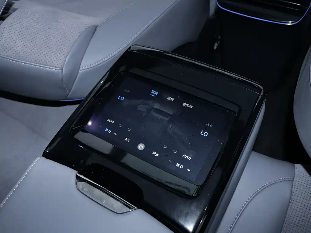 Voyah Automobile VOYAH Dreamer 2024 PHEV AWD Extended-Range Executive Edition 2024 - thumbnail 22