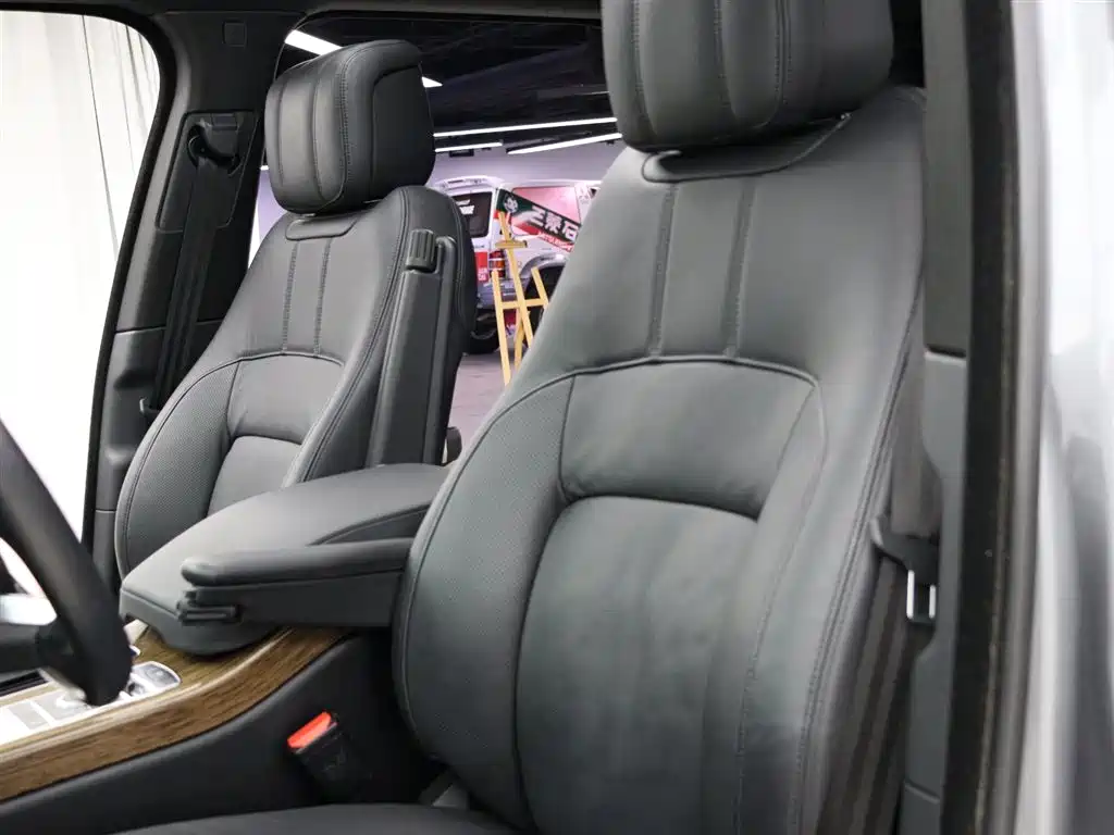 Land Rover Range Rover 2018 3.0L Supercharged V6 Vogue Autobiography 2020 - thumbnail 3