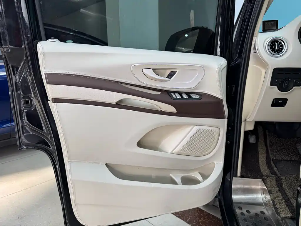 Mercedes-Benz Mercedes-Benz Vito 2.0T Elite Edition 7-seater (China VI) 2018 - thumbnail 7