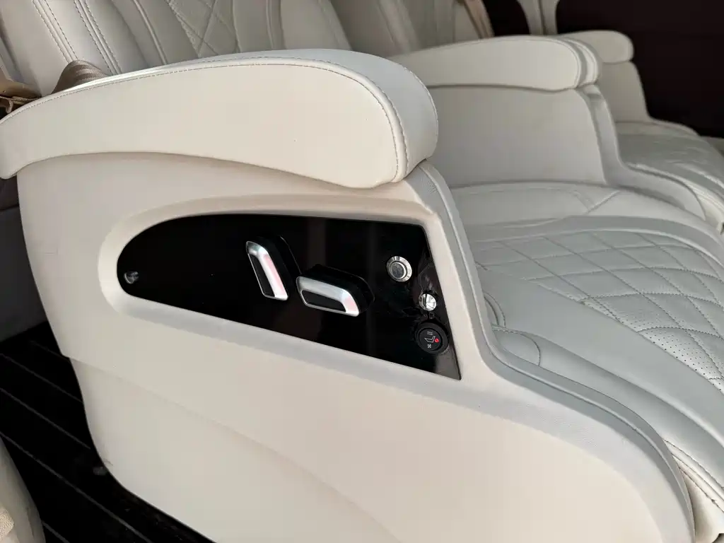 Mercedes-Benz Mercedes-Benz Vito 2.0T Elite Edition 7-seater (China VI) 2018 - thumbnail 10