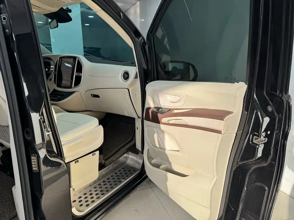 Mercedes-Benz Mercedes-Benz Vito 2.0T Elite Edition 7-seater (China VI) 2018 - thumbnail 13