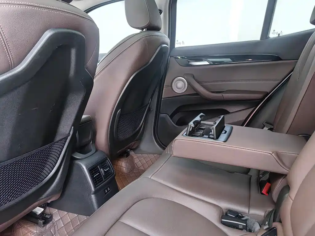 BMW BMW X2 sDrive25i M Sport Package (2022) 2023 - thumbnail 9