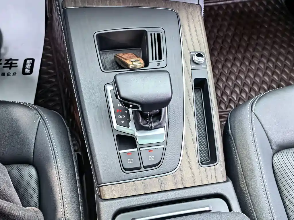 Audi Audi Q5L 40 TFSI Premium Elegant Edition 2022 - thumbnail 10