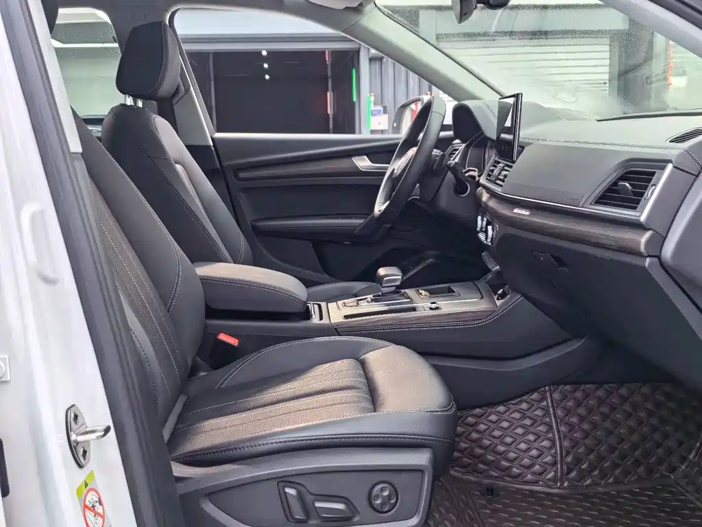 Audi Audi Q5L 40 TFSI Premium Elegant Edition 2022 - thumbnail 16