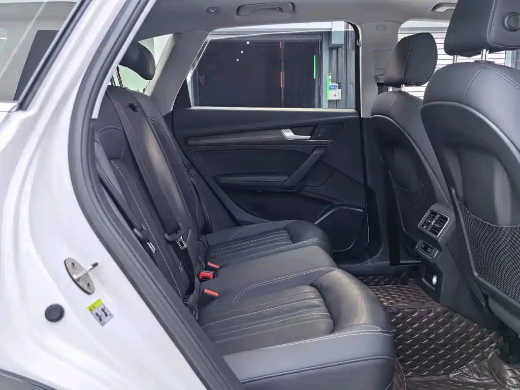 Audi Audi Q5L 40 TFSI Premium Elegant Edition 2022 - thumbnail 19