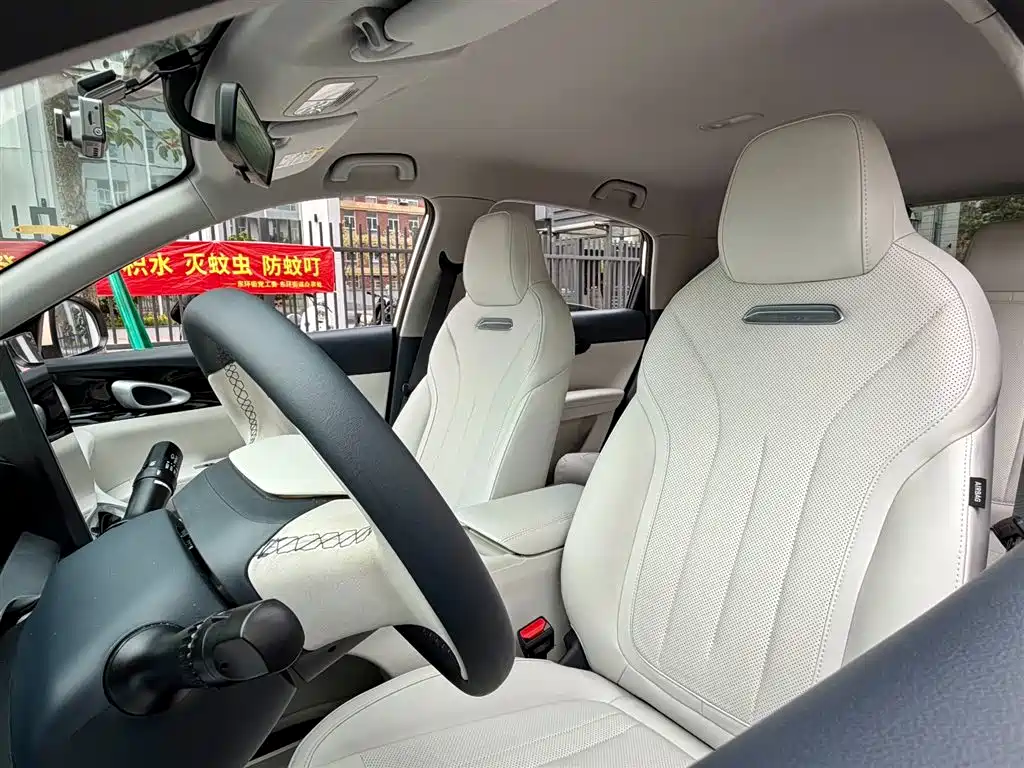 Geely Galaxy Geely Galaxy L6 UP 410km Explorer Edition 2025 - thumbnail 8