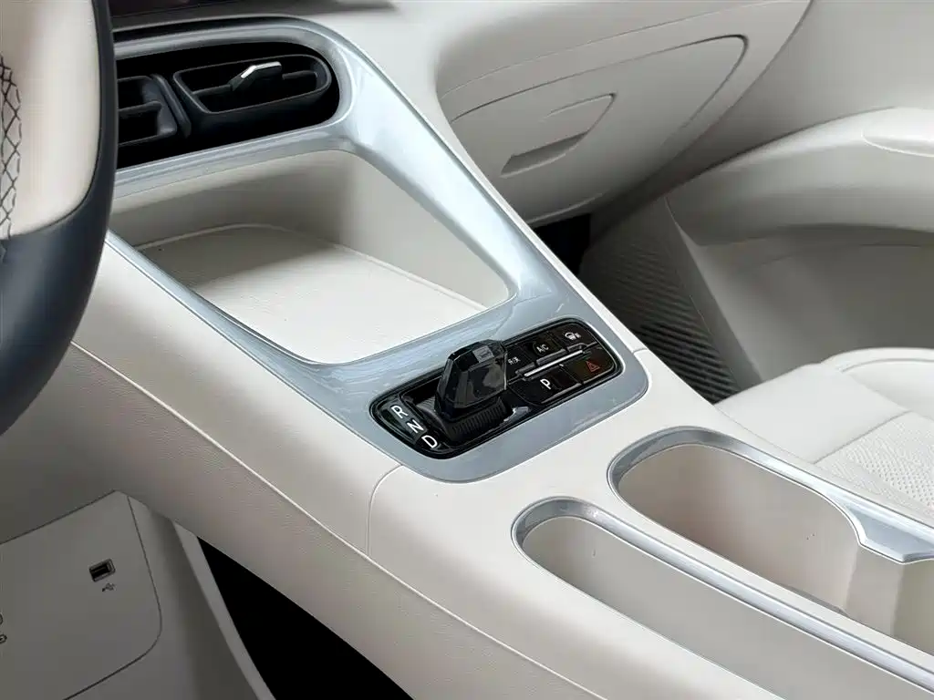 Geely Galaxy Geely Galaxy L6 UP 410km Explorer Edition 2025 - thumbnail 9