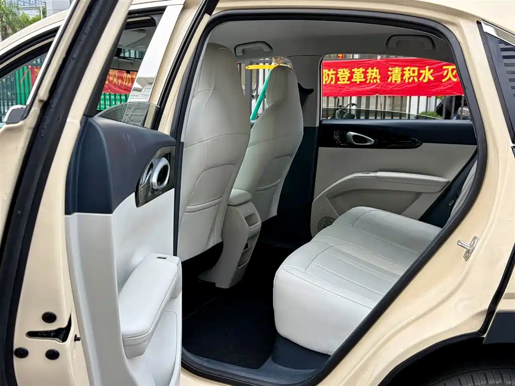 Geely Galaxy Geely Galaxy L6 UP 410km Explorer Edition 2025 - thumbnail 13