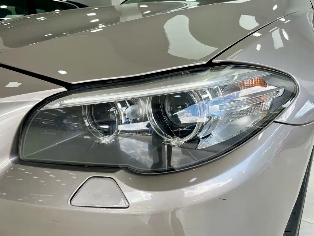 BMW BMW 5 Series 525Li Luxury Design Package (2014) 2015 - thumbnail 4