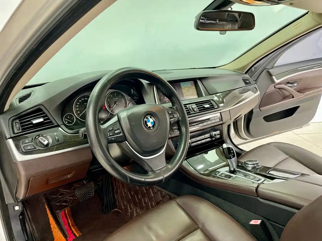 BMW BMW 5 Series 525Li Luxury Design Package (2014) 2015 - thumbnail 6