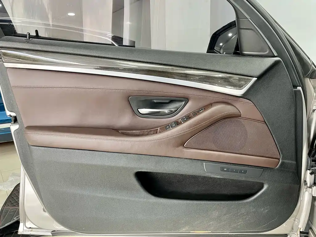 BMW BMW 5 Series 525Li Luxury Design Package (2014) 2015 - thumbnail 7