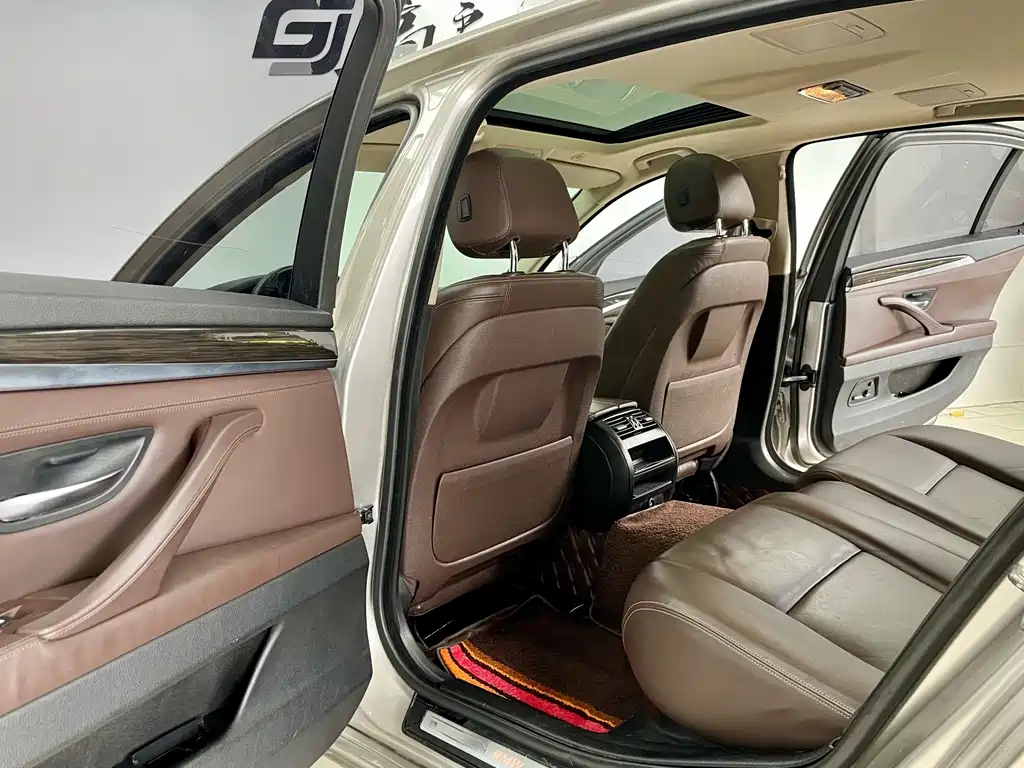 BMW BMW 5 Series 525Li Luxury Design Package (2014) 2015 - thumbnail 9