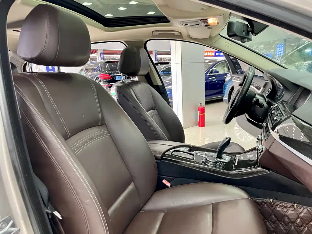BMW BMW 5 Series 525Li Luxury Design Package (2014) 2015 - thumbnail 13