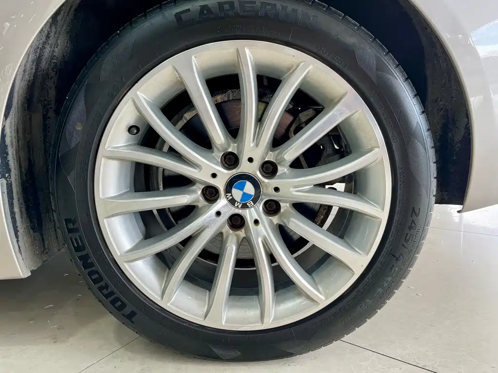 BMW BMW 5 Series 525Li Luxury Design Package (2014) 2015 - thumbnail 24