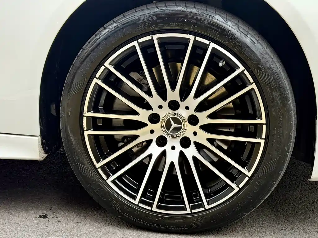 Mercedes-Benz Mercedes-Benz C-Class C 260 L Sport Edition 2023 - thumbnail 4