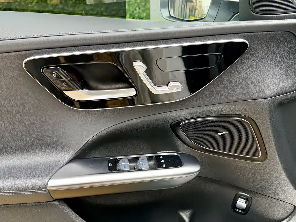 Mercedes-Benz Mercedes-Benz C-Class C 260 L Sport Edition 2023 - thumbnail 7