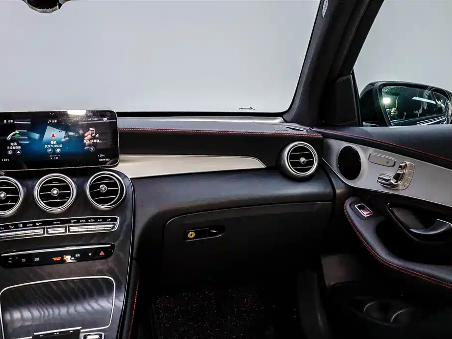 Mercedes-Benz Mercedes-AMG GLC 43 4MATIC 2021 - thumbnail 24