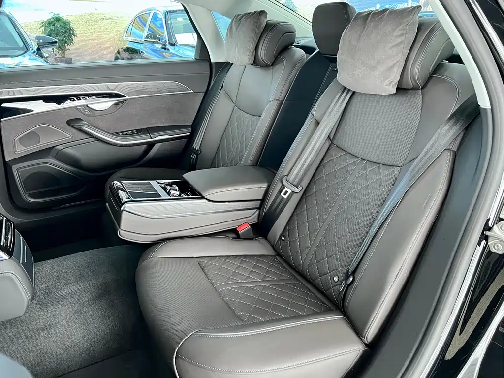 Audi Audi A8L 50 TFSI quattro Premium Edition 2025 - thumbnail 11
