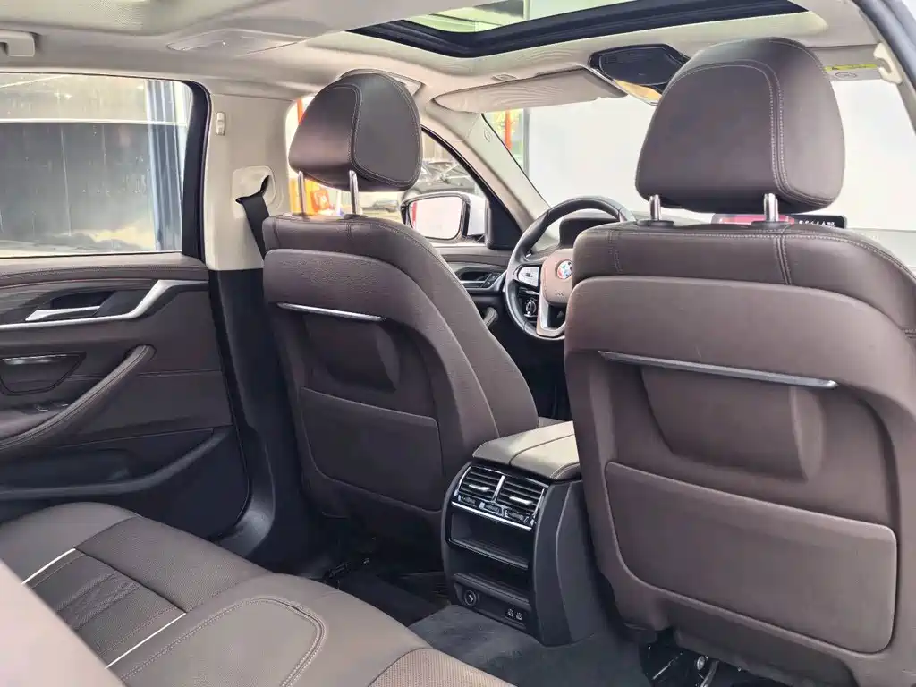 BMW BMW 5 Series 530Li Luxury Package 2021 - thumbnail 11