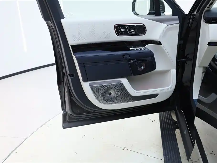 Zeekr Zeekr 9X 2025 Hyper Edition 70 kWh 2026 - thumbnail 16