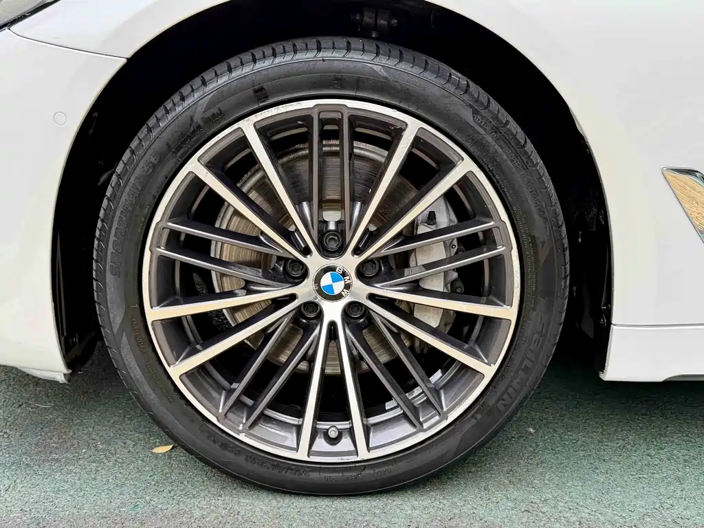 BMW BMW 5 Series 530Li M Sport Package 2021 - thumbnail 9