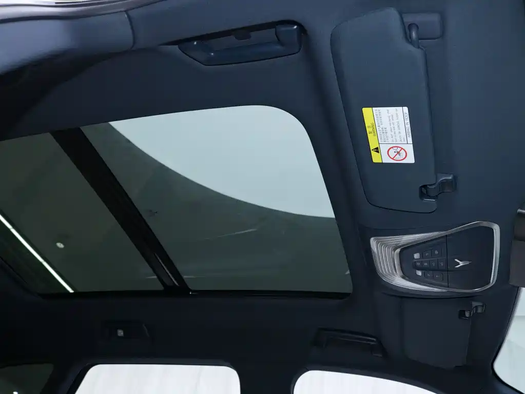 Lantu Automobile Lantu FREE 2022 Model AWD Ultra-Long Range Pure Electric Version 2024 - thumbnail 12