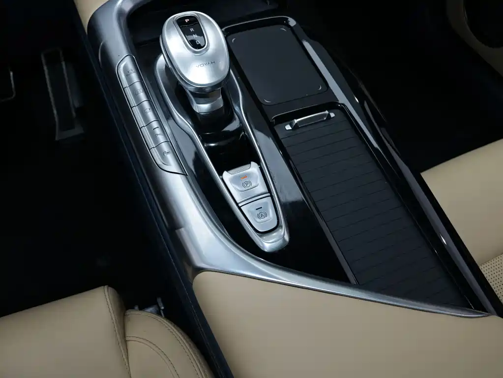 Lantu Automobile Lantu FREE 2022 Model AWD Ultra-Long Range Pure Electric Version 2024 - thumbnail 18