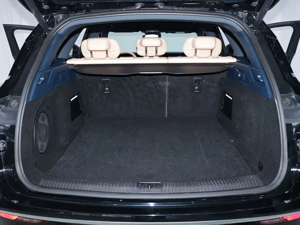 Lantu Automobile Lantu FREE 2022 Model AWD Ultra-Long Range Pure Electric Version 2024 - thumbnail 19