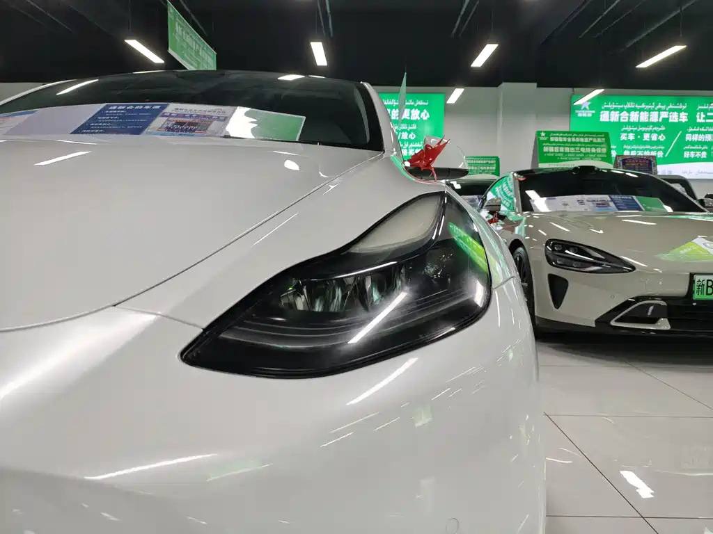 Tesla Model Y 2021 Performance AWD 2022 - thumbnail 16