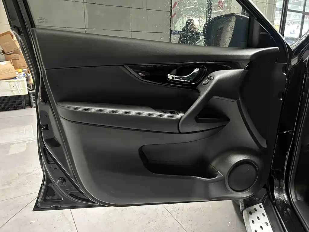 Nissan Nissan X-Trail 2023 Classic 2.0L 2WD SmartLink Comfort Edition 2023 - thumbnail 5