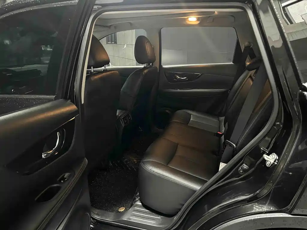 Nissan Nissan X-Trail 2023 Classic 2.0L 2WD SmartLink Comfort Edition 2023 - thumbnail 12