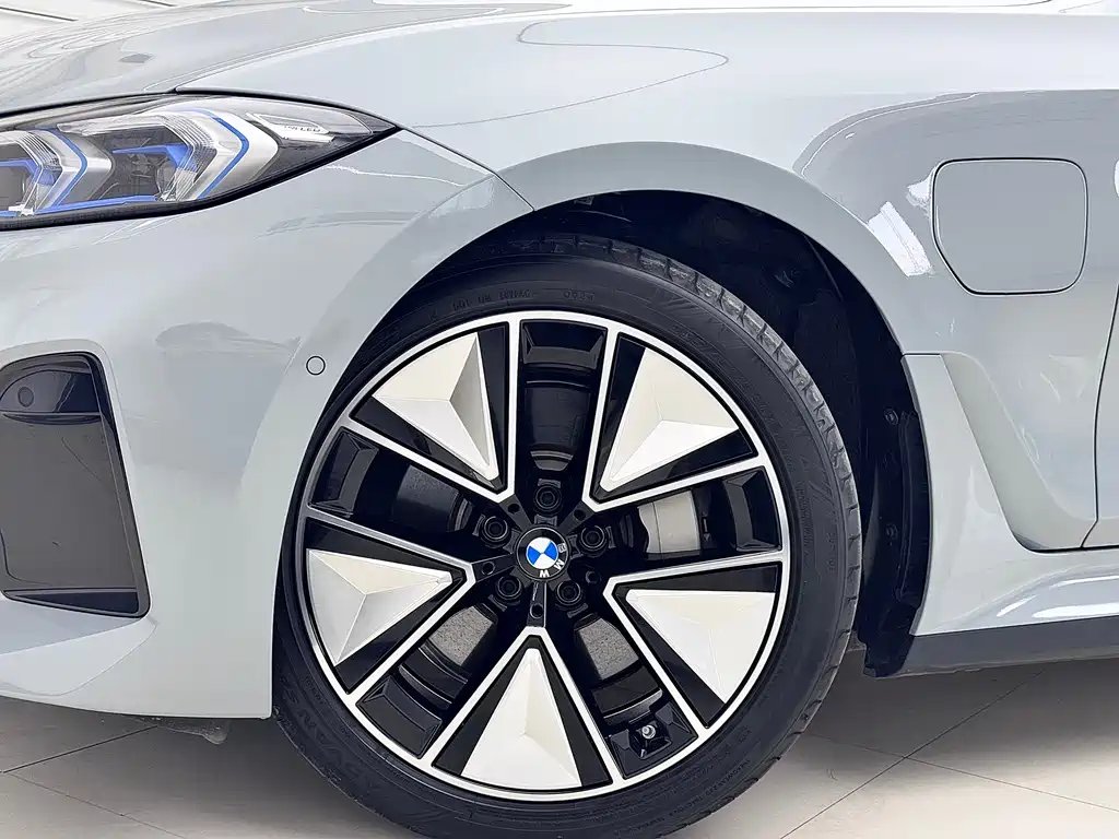 BMW BMW i3 2025 eDrive 40 L Night Sport Package 2024 - thumbnail 7