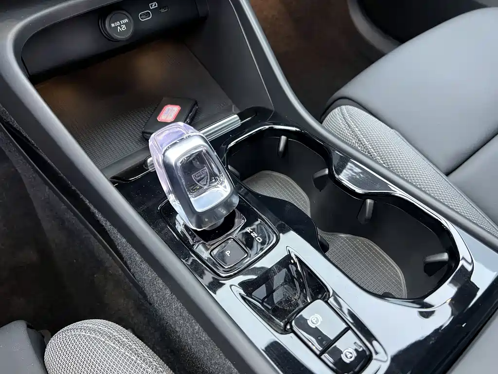 Volvo Volvo XC40 2024 B3 Core Luxury 2026 - thumbnail 10