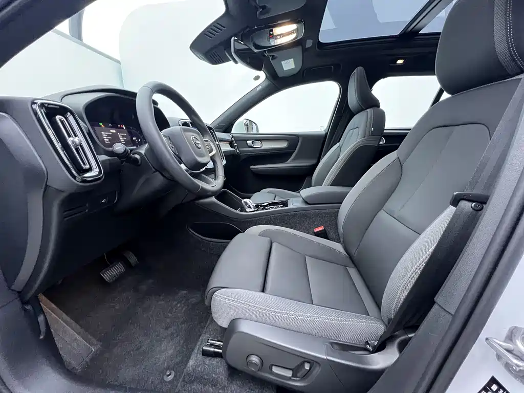 Volvo Volvo XC40 2024 B3 Core Luxury 2026 - thumbnail 11