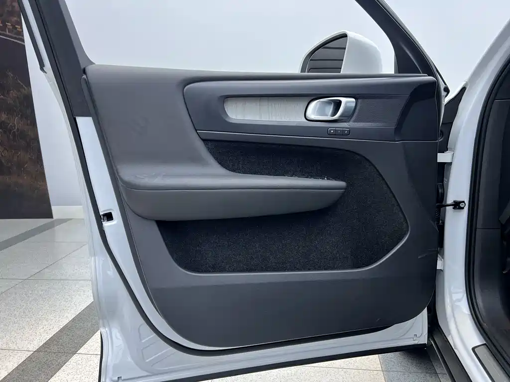 Volvo Volvo XC40 2024 B3 Core Luxury 2026 - thumbnail 12
