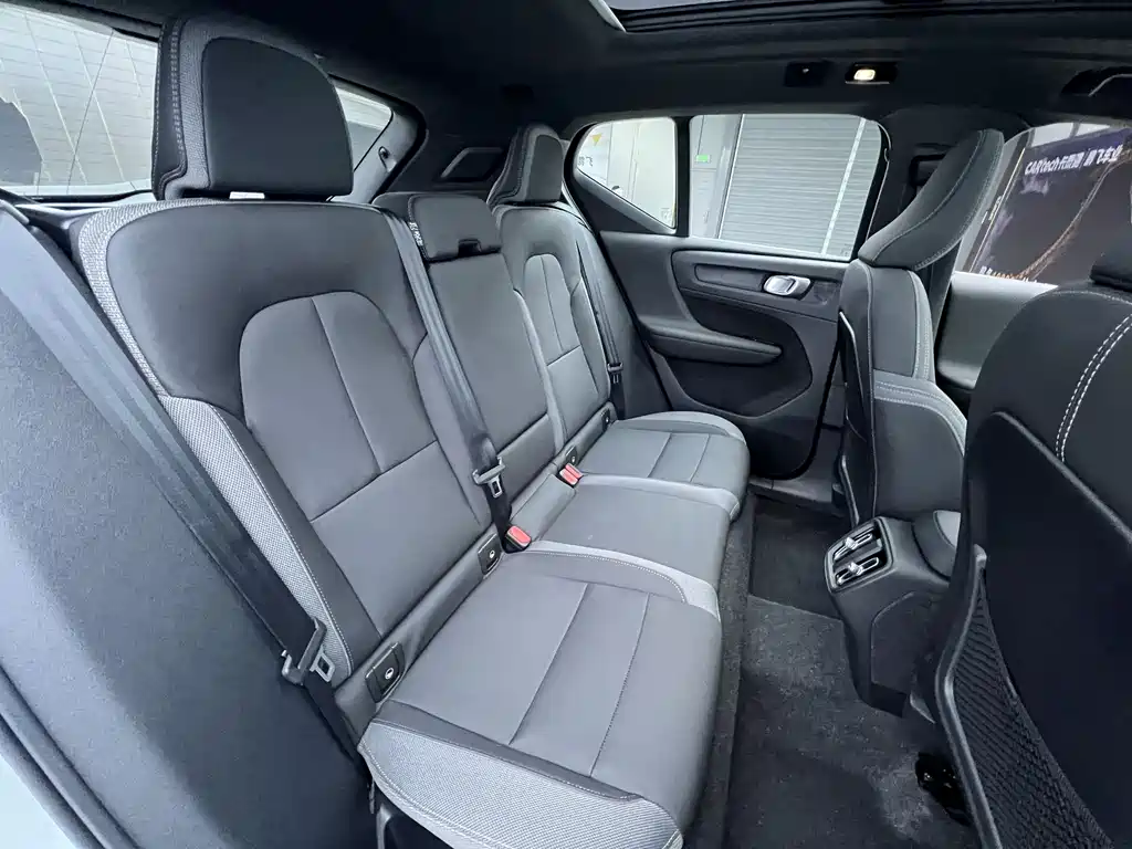 Volvo Volvo XC40 2024 B3 Core Luxury 2026 - thumbnail 19