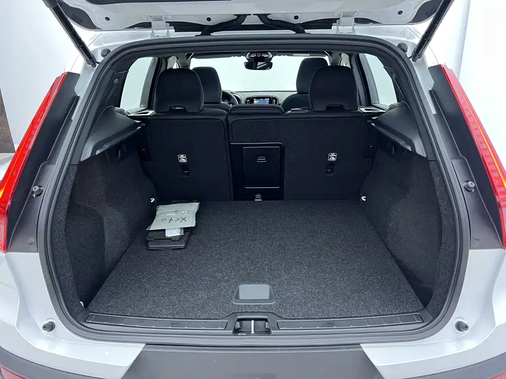 Volvo Volvo XC40 2024 B3 Core Luxury 2026 - thumbnail 29
