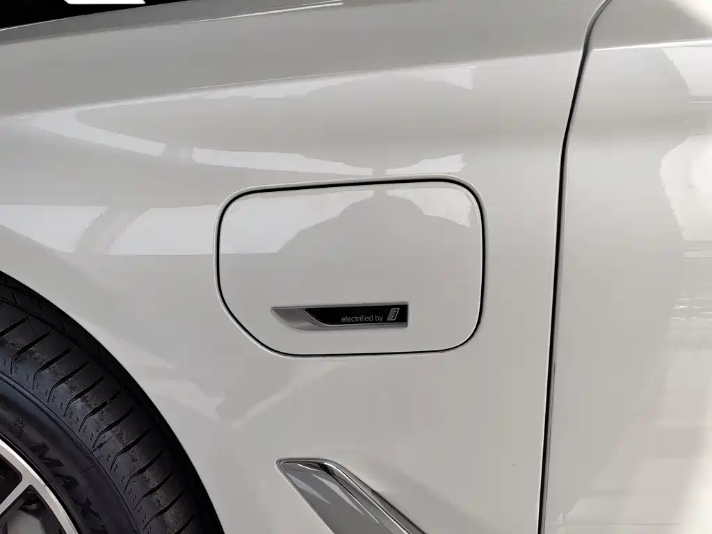 BMW BMW 5 Series Hybrid 2022 Model Year Facelift 535Le M Sport Package 2022 - thumbnail 13
