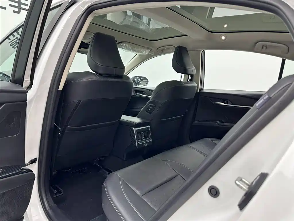 Toyota Camry 2024 Model Hybrid 2.0HG Premium Edition 2025 - thumbnail 20
