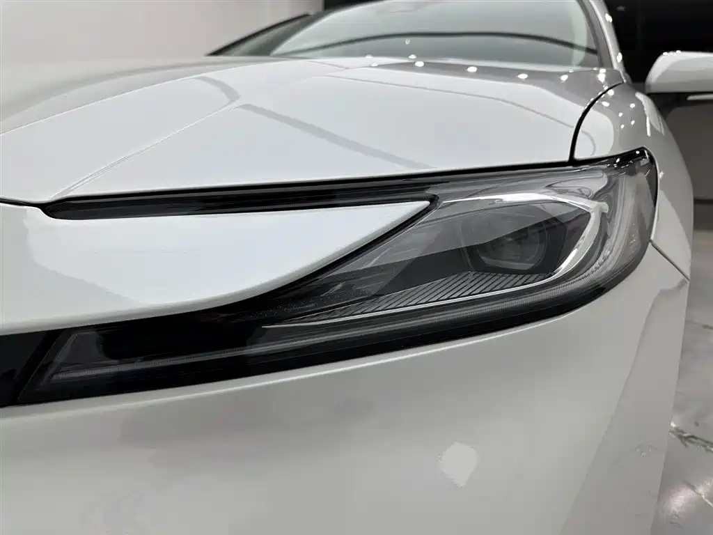Toyota Camry 2024 Model Hybrid 2.0HG Premium Edition 2025 - thumbnail 26