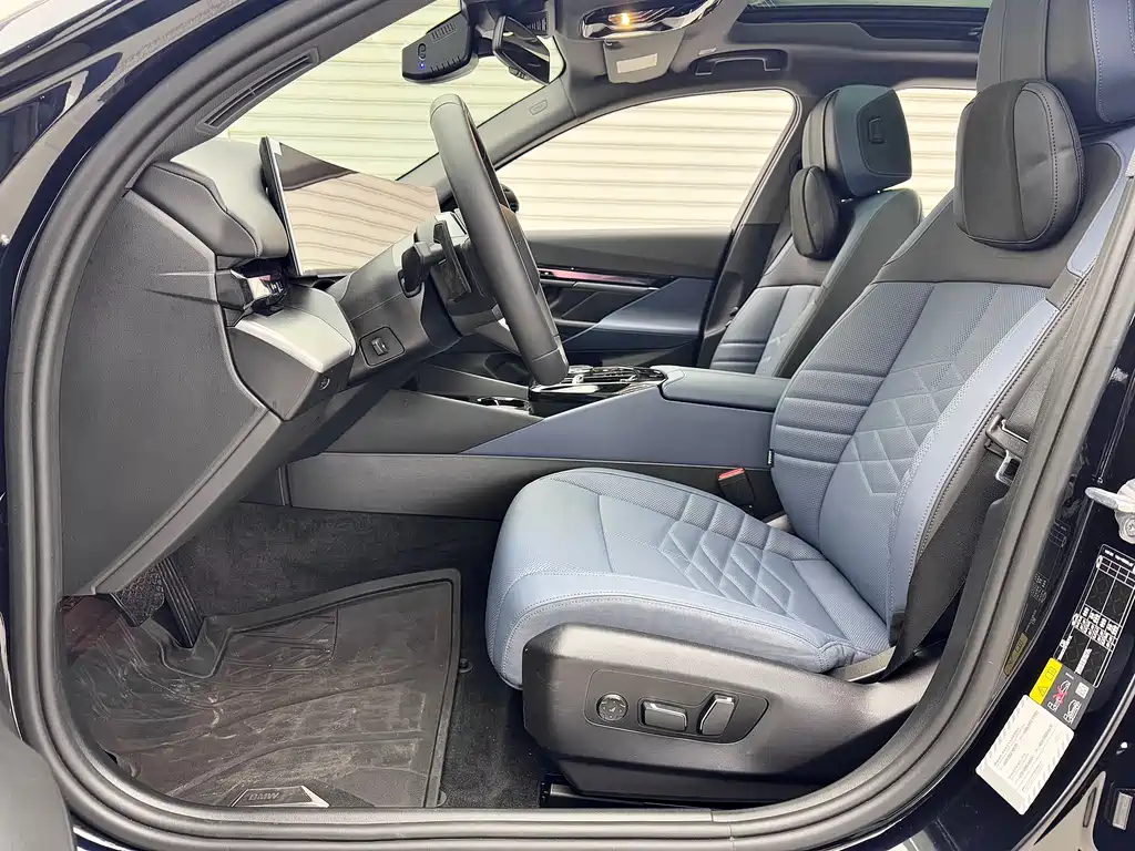 BMW BMW i5 2025 eDrive 40L M Sport Package 2025 - thumbnail 6