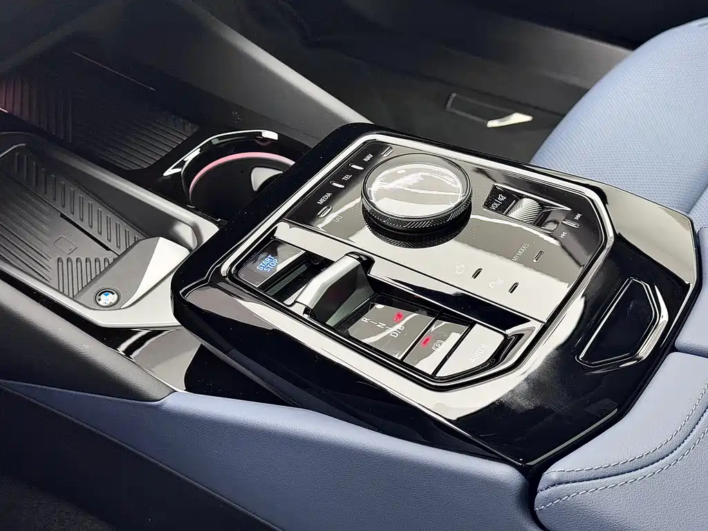 BMW BMW i5 2025 eDrive 40L M Sport Package 2025 - thumbnail 16