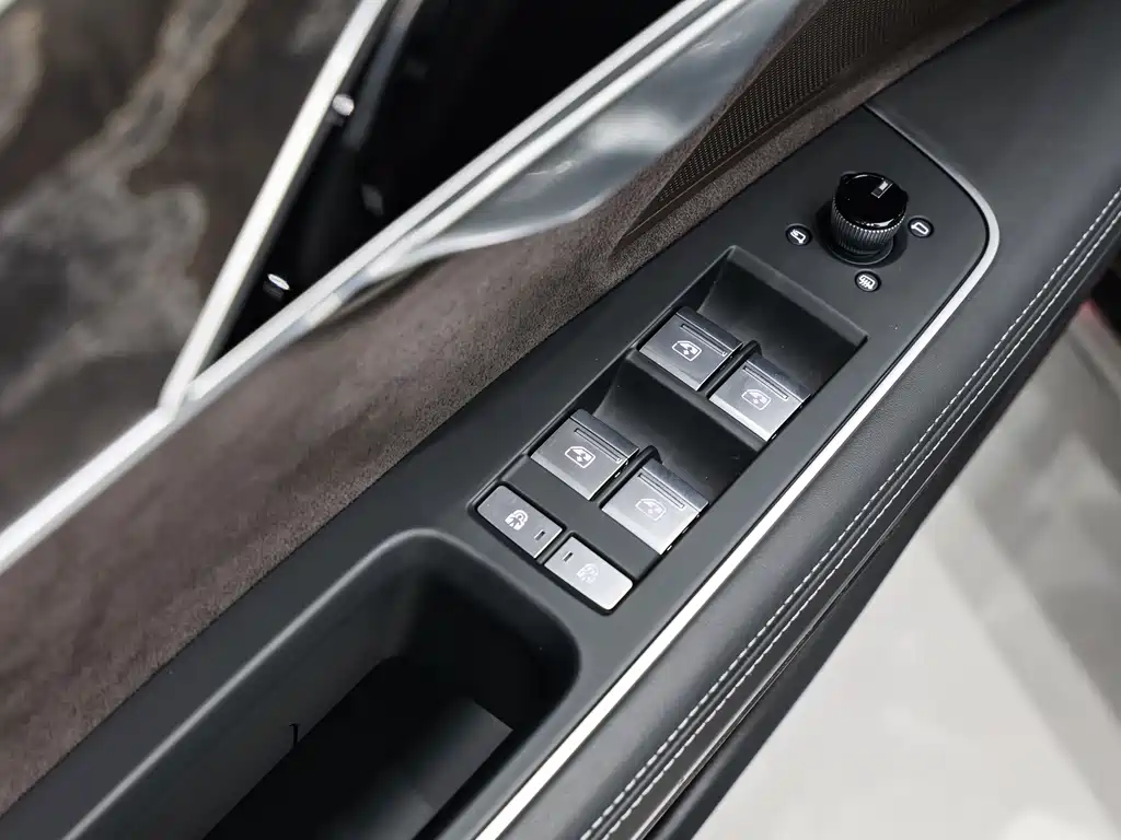 Audi Audi A8 2025 A8L 50 TFSI quattro Premium Selection 2024 - thumbnail 23