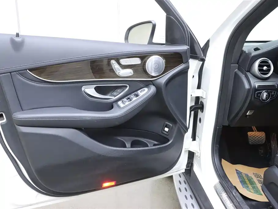 Mercedes-Benz Mercedes-Benz GLC 2016 GLC 260 4MATIC Sport Edition 2016 - thumbnail 11