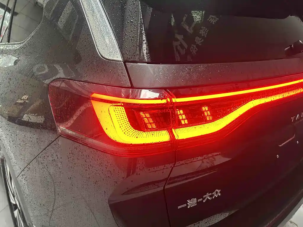 Volkswagen Teramont 2022 380TSI 4Motion Luxury Plus 6-seater 2022 - thumbnail 3
