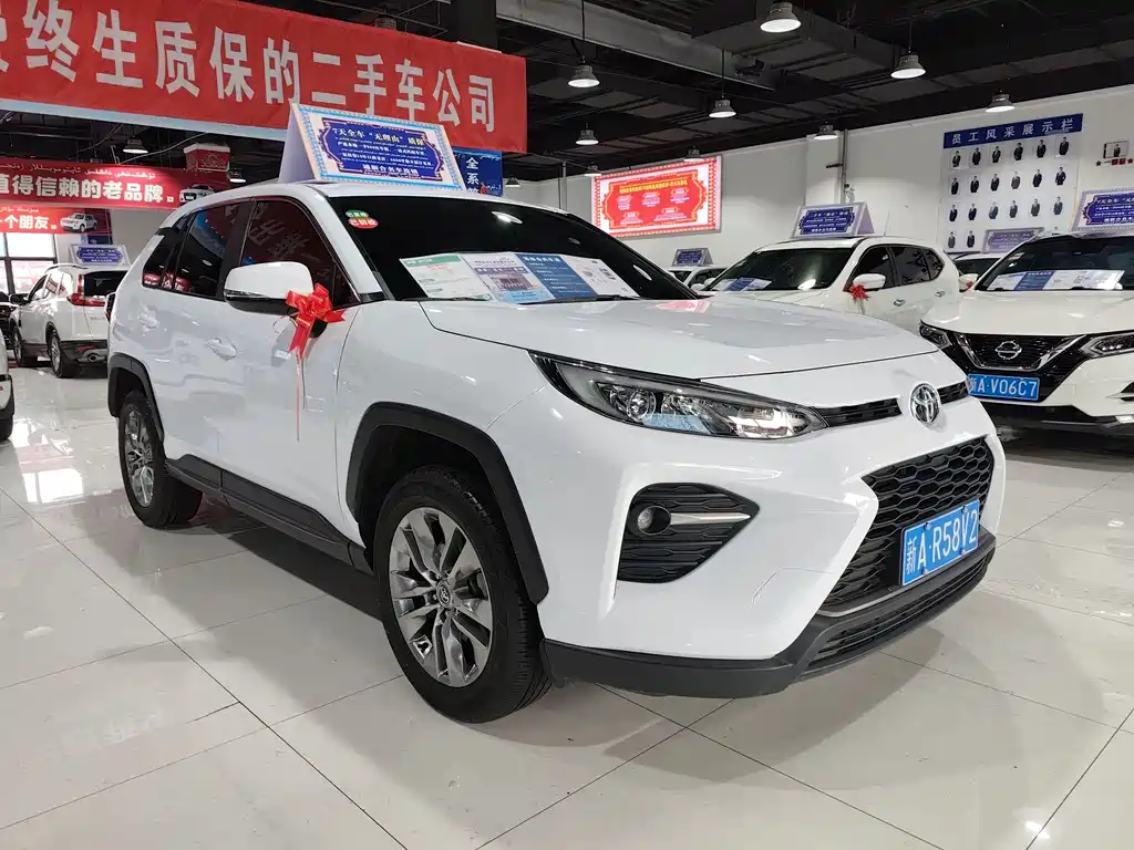 Toyota Venza 2023 2.0L CVT 2WD Leading Edition 2023 - thumbnail 3