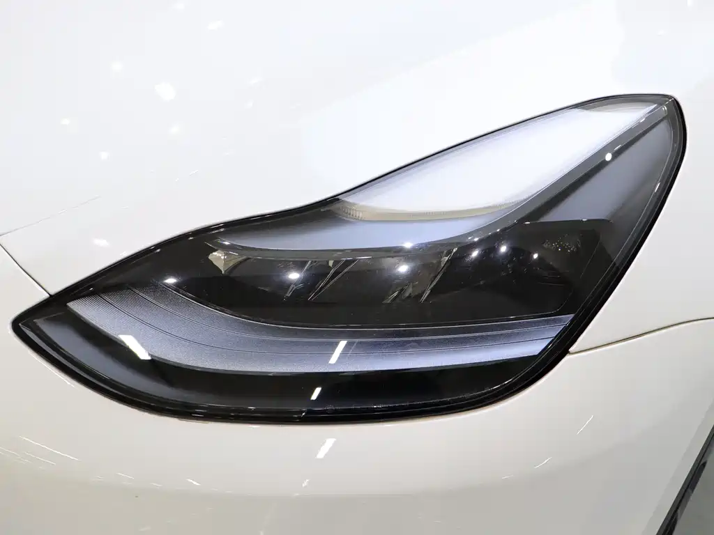 Tesla Model Y 2023 Performance All-Wheel Drive 2023 - thumbnail 8