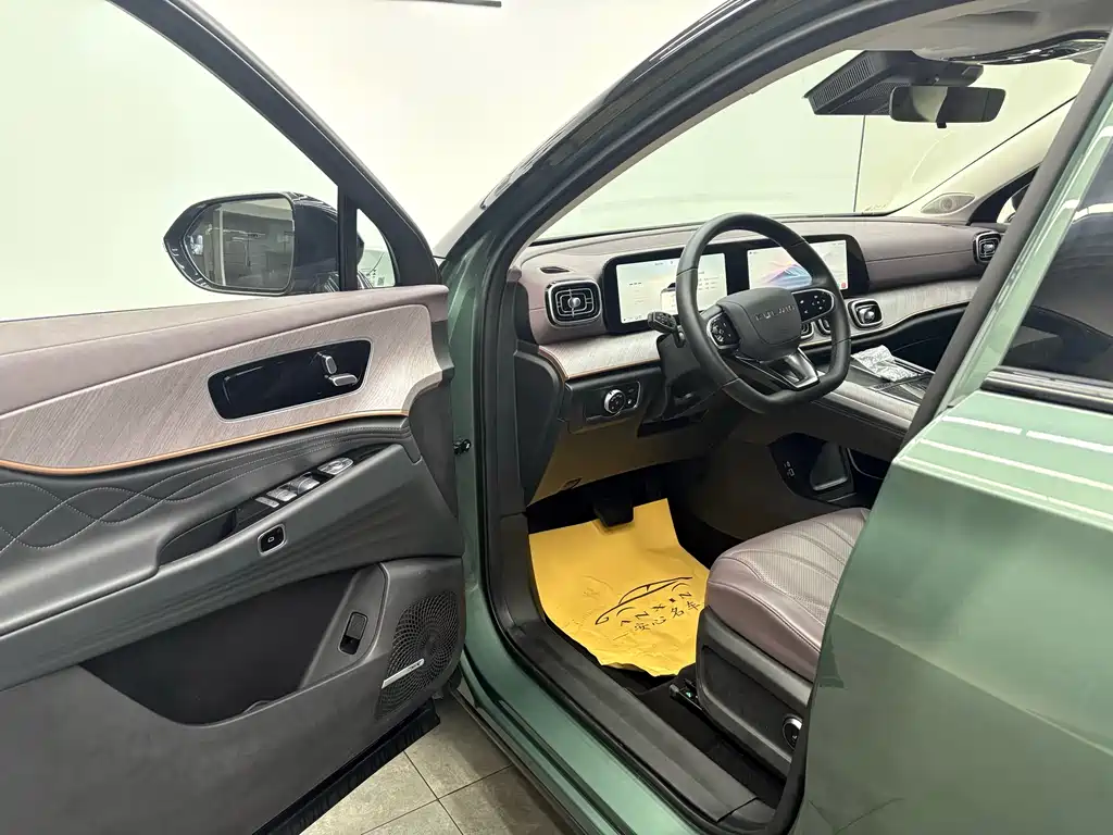 Chery Fengyun Chery风云T10 2024款 210 Luxury Edition Wait, I need to provide the internationally accepted model name. The Chery Arrizo T10 is the international name for this model. Chery Arrizo T10 2024 210 Luxury Edition 2024 - thumbnail 7