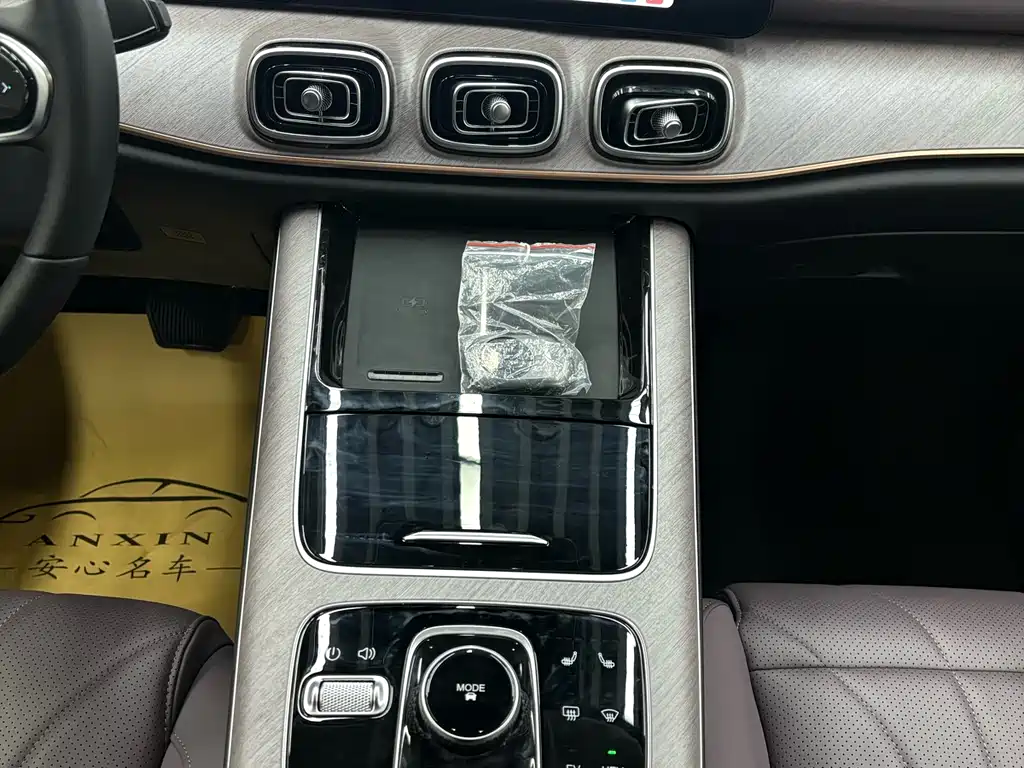 Chery Fengyun Chery风云T10 2024款 210 Luxury Edition Wait, I need to provide the internationally accepted model name. The Chery Arrizo T10 is the international name for this model. Chery Arrizo T10 2024 210 Luxury Edition 2024 - thumbnail 12