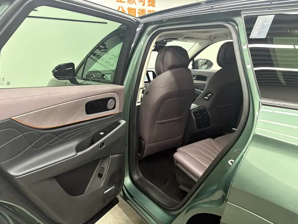Chery Fengyun Chery风云T10 2024款 210 Luxury Edition Wait, I need to provide the internationally accepted model name. The Chery Arrizo T10 is the international name for this model. Chery Arrizo T10 2024 210 Luxury Edition 2024 - thumbnail 13